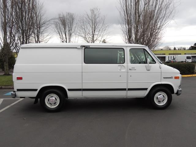 1993 GMC Vandura G25 / 2500 Cargo Van   - Photo 4 - Portland, OR 97217