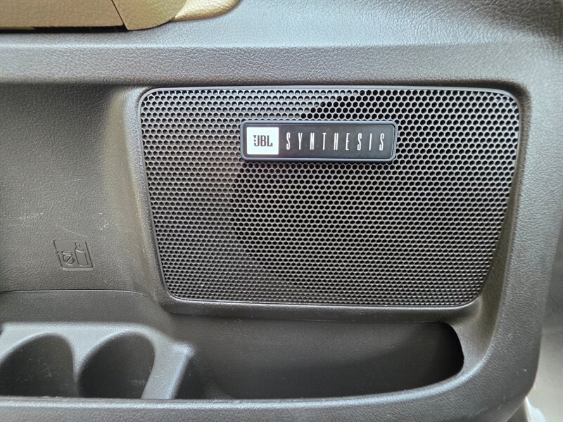 2011 Toyota Sequoia Limited 4X4 / 5.7L V8 / DVD / BACK CAM / NEW TIRES / SERVICED AT TOYOTA / FULLY LOADED !! - Photo 59 - Portland, OR 97217