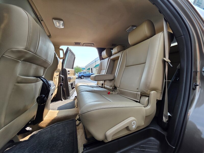 2011 Toyota Sequoia Limited 4X4 / 5.7L V8 / DVD / BACK CAM / NEW TIRES / SERVICED AT TOYOTA / FULLY LOADED !! - Photo 14 - Portland, OR 97217