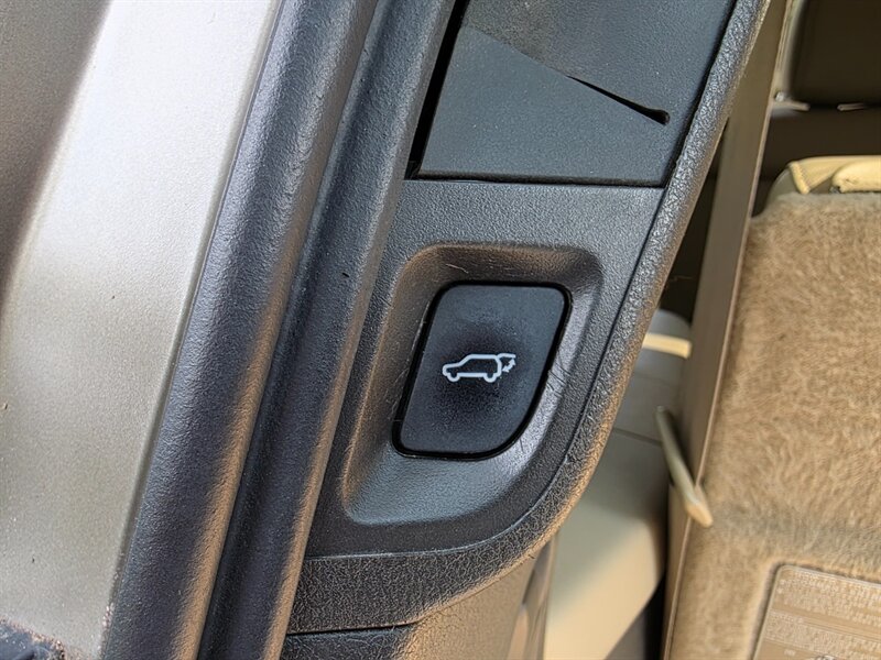 2011 Toyota Sequoia Limited 4X4 / 5.7L V8 / DVD / BACK CAM / NEW TIRES / SERVICED AT TOYOTA / FULLY LOADED !! - Photo 55 - Portland, OR 97217