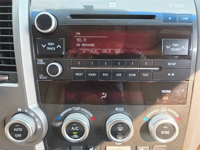 2011 Toyota Sequoia Limited 4X4 / 5.7L V8 / DVD / BACK CAM / NEW TIRES / SERVICED AT TOYOTA / FULLY LOADED !! - Photo 38 - Portland, OR 97217