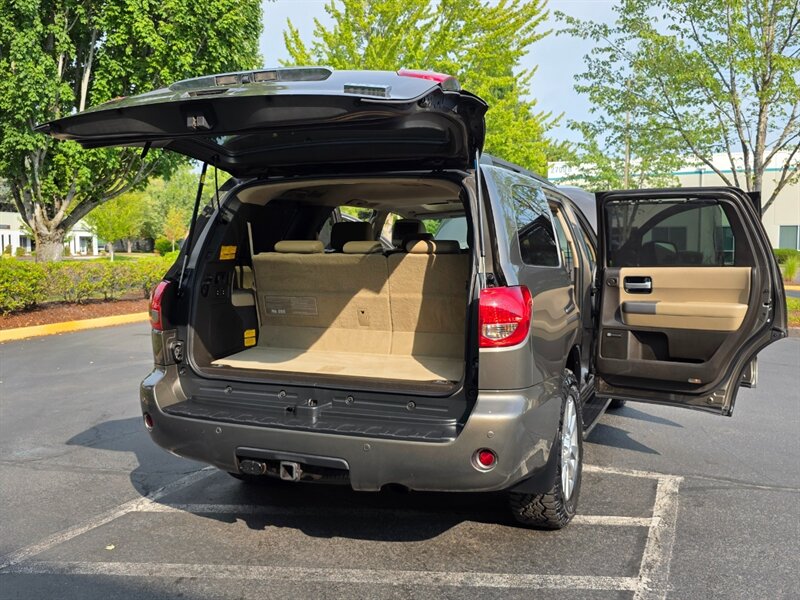 2011 Toyota Sequoia Limited 4X4 / 5.7L V8 / DVD / BACK CAM / NEW TIRES / SERVICED AT TOYOTA / FULLY LOADED !! - Photo 28 - Portland, OR 97217