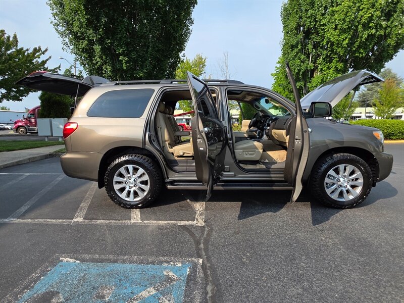 2011 Toyota Sequoia Limited 4X4 / 5.7L V8 / DVD / BACK CAM / NEW TIRES / SERVICED AT TOYOTA / FULLY LOADED !! - Photo 24 - Portland, OR 97217
