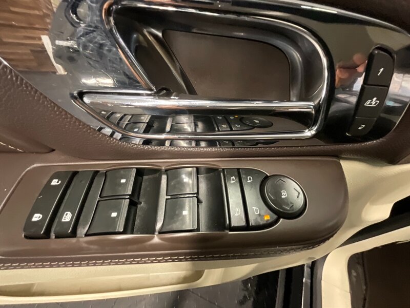 2011 Cadillac Escalade Platinum Edition 4X4 / 6.2L V8 / LOADED / 3RD ROW  Leather Heated & Cooled Seats / Navi & Camera - Photo 38 - Gladstone, OR 97027