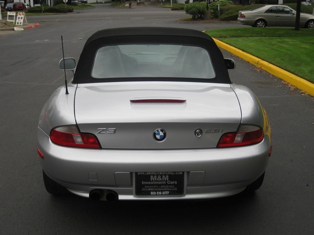 2001 BMW Z3 2.5i   - Photo 4 - Portland, OR 97217