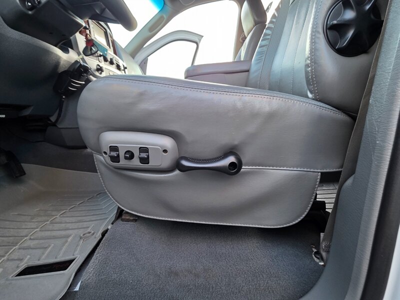 2007 Dodge Ram 2500 Laramie 4X4 / 5.9 L CUMMINS DIESEL / THUREN LIFT / High Output / MOTO METAL WHEELS / FALKEN Tires / Custom UPGRADES !! - Photo 53 - Portland, OR 97217