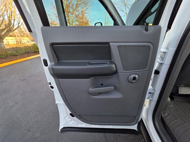 2007 Dodge Ram 2500 Laramie 4X4 / 5.9 L CUMMINS DIESEL / THUREN LIFT / High Output / MOTO METAL WHEELS / FALKEN Tires / Custom UPGRADES !! - Photo 49 - Portland, OR 97217