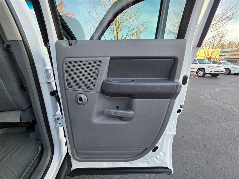 2007 Dodge Ram 2500 Laramie 4X4 / 5.9 L CUMMINS DIESEL / THUREN LIFT / High Output / MOTO METAL WHEELS / FALKEN Tires / Custom UPGRADES !! - Photo 50 - Portland, OR 97217