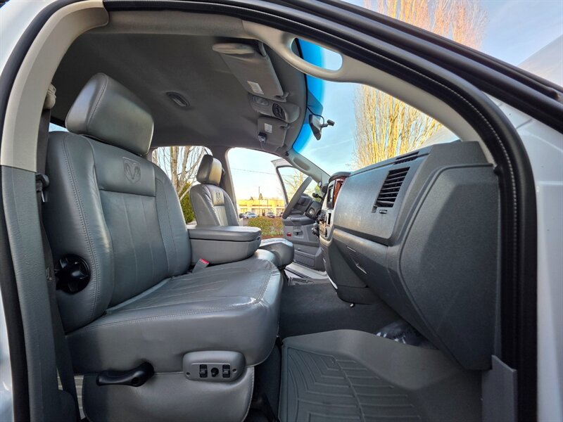 2007 Dodge Ram 2500 Laramie 4X4 / 5.9 L CUMMINS DIESEL / THUREN LIFT / High Output / MOTO METAL WHEELS / FALKEN Tires / Custom UPGRADES !! - Photo 12 - Portland, OR 97217