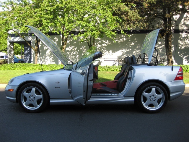 2000 Mercedes-Benz SLK230/4Cyl SuperCharged / HardTop Convertible   - Photo 10 - Portland, OR 97217