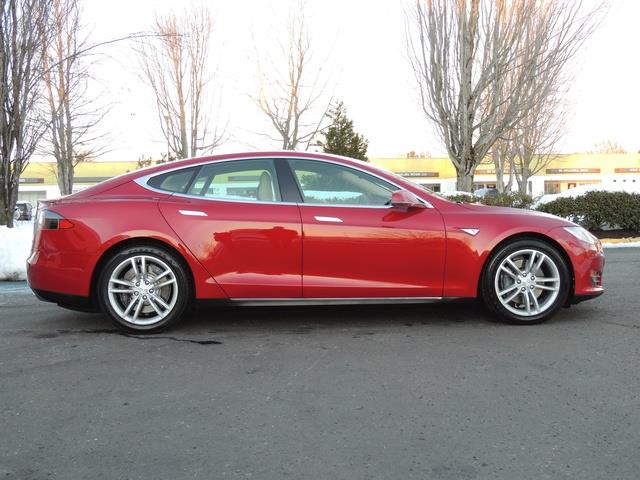2013 Tesla Model S Signature / 85kwh/ Navigation / Leather / 1-Owner   - Photo 4 - Portland, OR 97217