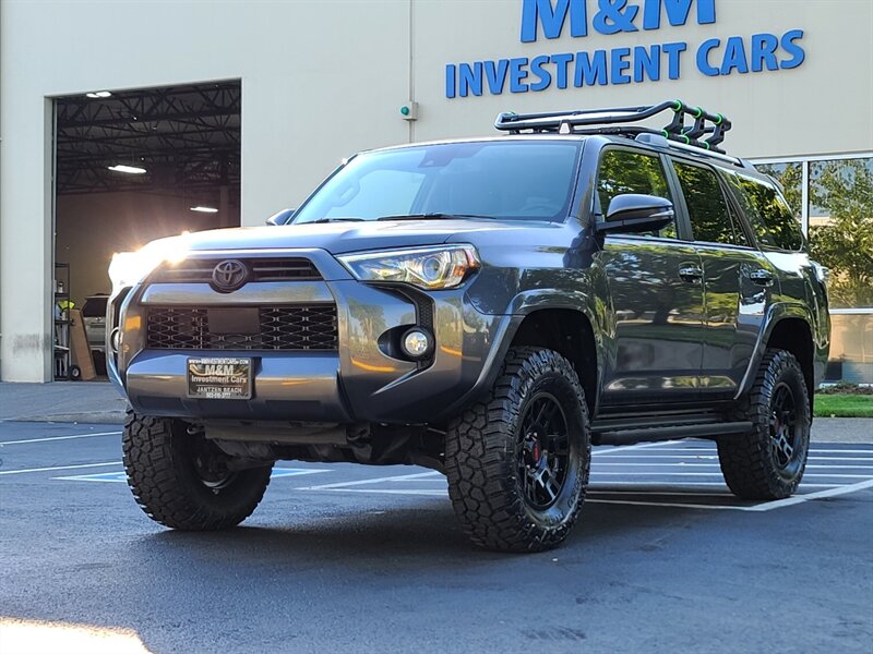 2020 Toyota 4Runner SR5 Premium 4X4 / LEATHER / 3RD SEAT / LIFTED  / NEW TRD WHEELS / NEW TIRES / SUN ROOF / FACTORY WARRANTY - Photo 1 - Portland, OR 97217