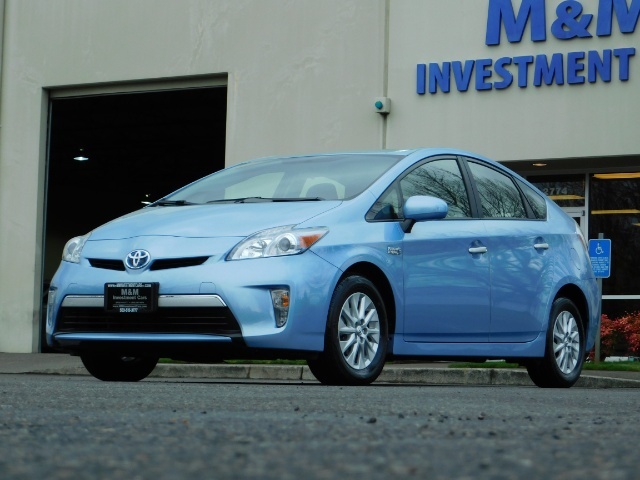 2013 Toyota Prius Prius Plug-in Hybrid / Navi / Backup / Heated seat   - Photo 1 - Portland, OR 97217