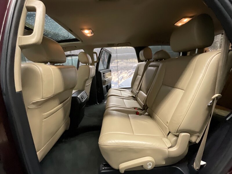 2014 Toyota Sequoia SR5 Premium Pkg 4X4 / Navi & Camera / Heated Leath  BRAND NEW WHEELS & TIRES / 3RD ROW SEAT / Excel Cond - Photo 15 - Gladstone, OR 97027