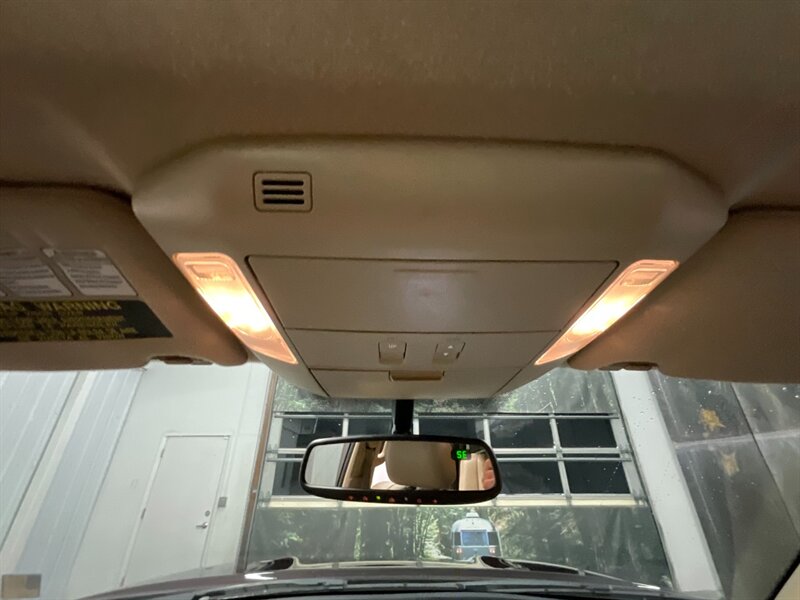 2014 Toyota Sequoia SR5 Premium Pkg 4X4 / Navi & Camera / Heated Leath  BRAND NEW WHEELS & TIRES / 3RD ROW SEAT / Excel Cond - Photo 33 - Gladstone, OR 97027
