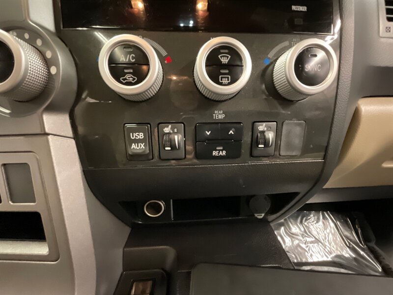 2014 Toyota Sequoia SR5 Premium Pkg 4X4 / Navi & Camera / Heated Leath  BRAND NEW WHEELS & TIRES / 3RD ROW SEAT / Excel Cond - Photo 34 - Gladstone, OR 97027