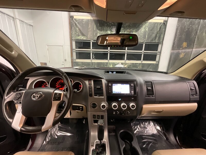 2014 Toyota Sequoia SR5 Premium Pkg 4X4 / Navi & Camera / Heated Leath  BRAND NEW WHEELS & TIRES / 3RD ROW SEAT / Excel Cond - Photo 31 - Gladstone, OR 97027