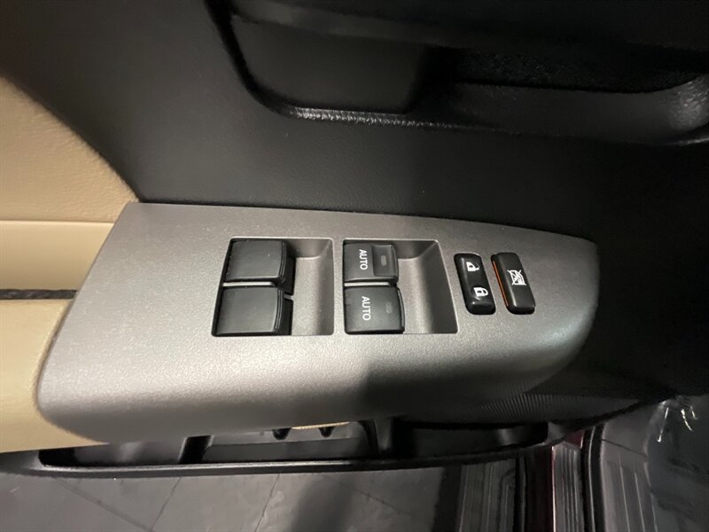 2014 Toyota Sequoia SR5 Premium Pkg 4X4 / Navi & Camera / Heated Leath  BRAND NEW WHEELS & TIRES / 3RD ROW SEAT / Excel Cond - Photo 28 - Gladstone, OR 97027