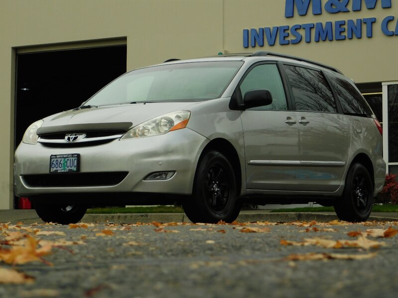 2006 Toyota Sienna LIMITED AWD / LEATHER / MOON ROOF /  CLEAN TITLE   - Photo 1 - Portland, OR 97217