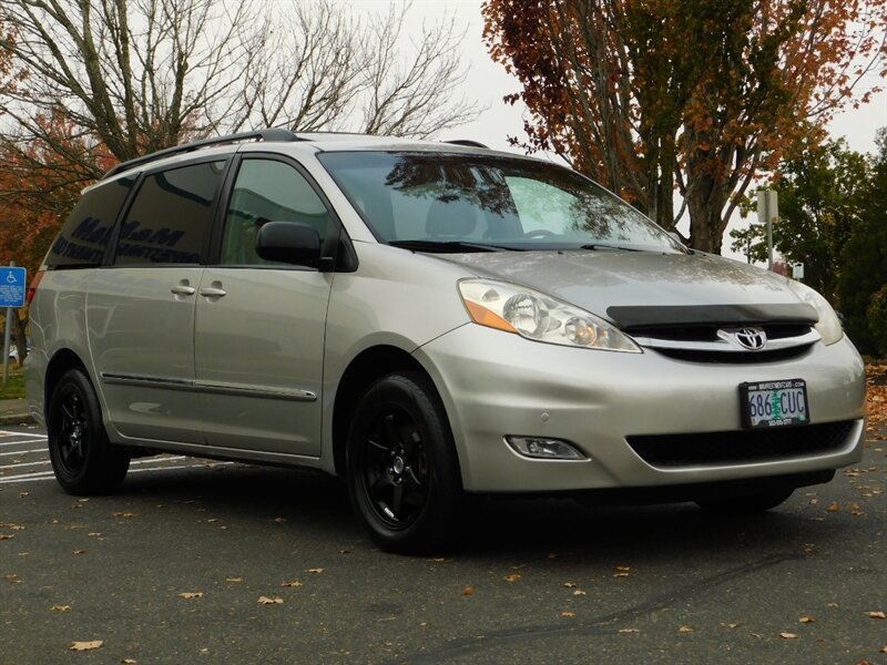 2006 Toyota Sienna LIMITED AWD / LEATHER / MOON ROOF /  CLEAN TITLE   - Photo 2 - Portland, OR 97217