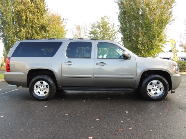 2007 Chevrolet Suburban LT 4WD / DVD / 3rd Seat / Captain Chairs / 1-OWNER   - Photo 4 - Portland, OR 97217