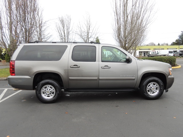 2007 Chevrolet Suburban LT 2500  / 4X4 / 6.0L 8Cyl / Navigtaion / Leather   - Photo 4 - Portland, OR 97217