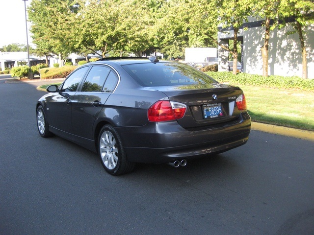 2006 BMW 330i Sedan 6-Cyl NAVIGATION /Premium PKG/ Pristine   - Photo 3 - Portland, OR 97217