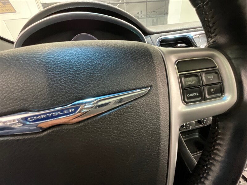 2012 Chrysler 200 Series Limited Sedan / V6 / Leather Navigation Sunroof   - Photo 52 - Gladstone, OR 97027