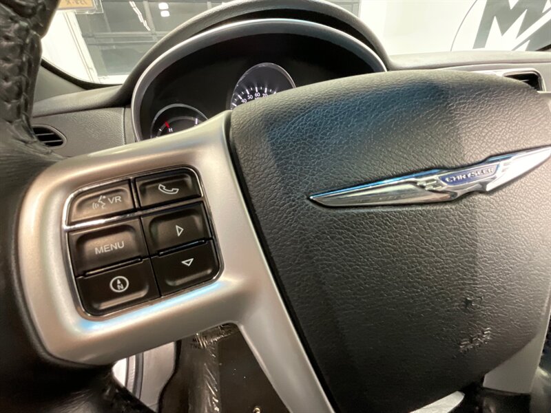 2012 Chrysler 200 Series Limited Sedan / V6 / Leather Navigation Sunroof   - Photo 53 - Gladstone, OR 97027