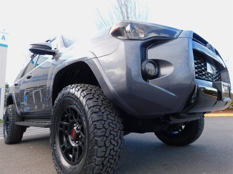 2020 Toyota 4Runner 4X4  TRD CUSTOM UPGRADE / TRD LEATHER / LIFTED   - Photo 10 - Portland, OR 97217