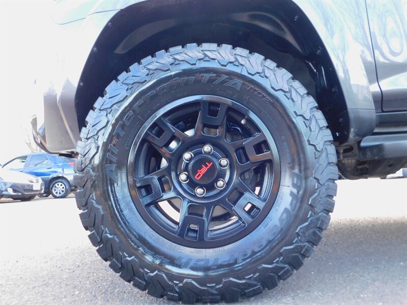 2020 Toyota 4Runner 4X4  TRD CUSTOM UPGRADE / TRD LEATHER / LIFTED   - Photo 22 - Portland, OR 97217