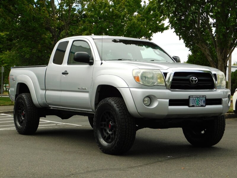 2005 Toyota Tacoma V6 SR5 TRD OFF RD / 6-SPEED / 1-OWNER / LIFTED   - Photo 2 - Portland, OR 97217