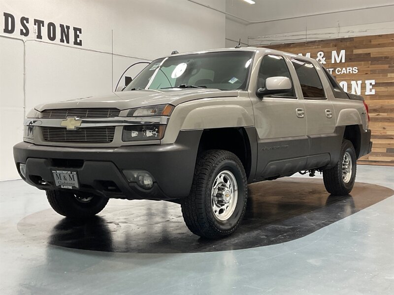 2004 Chevrolet Avalanche 2500 Sport Utility Pickup 4X4 / 8.1L V8 / Leather  / Sunroof / CLEAN - Photo 59 - Gladstone, OR 97027