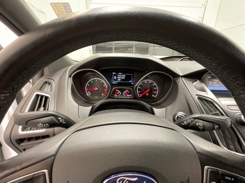 2018 Ford Focus ST Hatch Back / 4Cyl EcoBoost / 6-SPEED / 55K MILE  / Back up Camera - Photo 52 - Gladstone, OR 97027