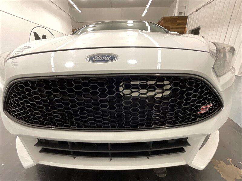 2018 Ford Focus ST Hatch Back / 4Cyl EcoBoost / 6-SPEED / 55K MILE  / Back up Camera - Photo 30 - Gladstone, OR 97027