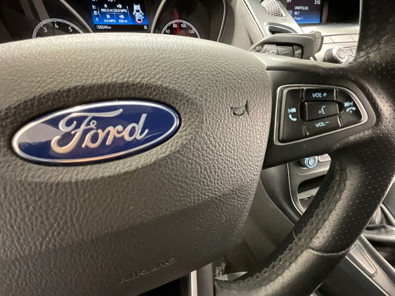 2018 Ford Focus ST Hatch Back / 4Cyl EcoBoost / 6-SPEED / 55K MILE  / Back up Camera - Photo 37 - Gladstone, OR 97027