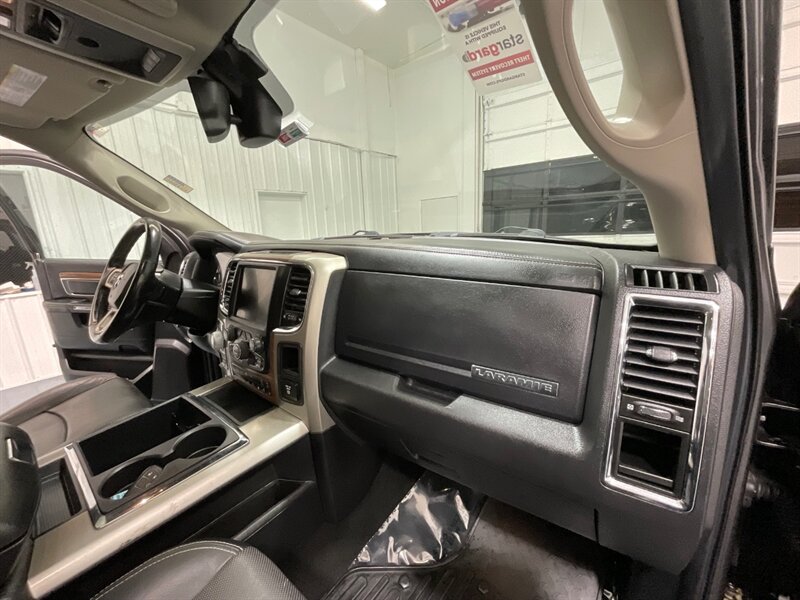 2014 RAM 1500 Laramie Crew Cab 4X4 / 5.7L V8 / FULLY LOADED  / Leather & Sunroof - Photo 17 - Gladstone, OR 97027
