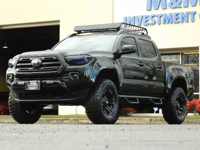 2018 Toyota Tacoma SR5 V6 Double Cab 4WD 1-Owner Lifted Custom   - Photo 1 - Portland, OR 97217