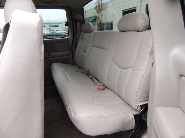 2004 GMC Sierra 1500 SLE 4dr Extended Cab / 4X4 / 5.3L 8Cyl / Leather   - Photo 17 - Portland, OR 97217