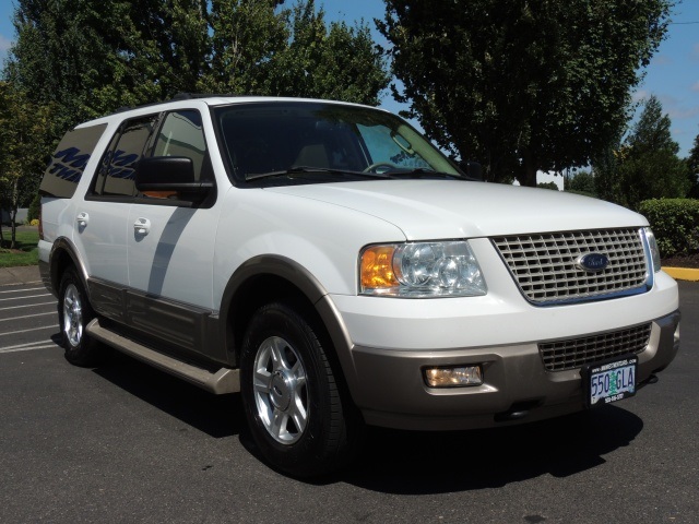 2004 Ford Expedition Eddie Bauer / 4WD / NAVIGATION / 8-Passengers   - Photo 2 - Portland, OR 97217