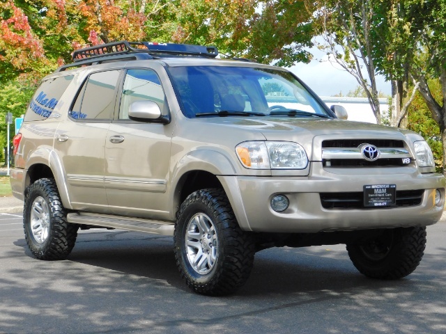 2005 Toyota Sequoia SR5 / 4WD / Leather Heated Seats / LIFTED LIFTED   - Photo 2 - Portland, OR 97217