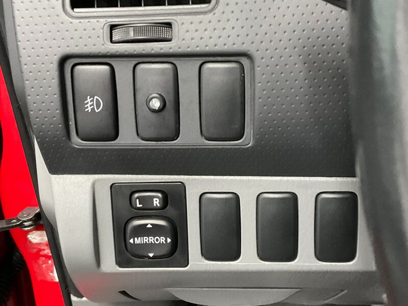 2008 Toyota Tacoma V6 SR5 Access Cab 4X4 / 1-OWNER / 42,000 MILES BRAND NEW TIRES / LOCAL TRUCK / RUST FREE - Photo 34 - Gladstone, OR 97027