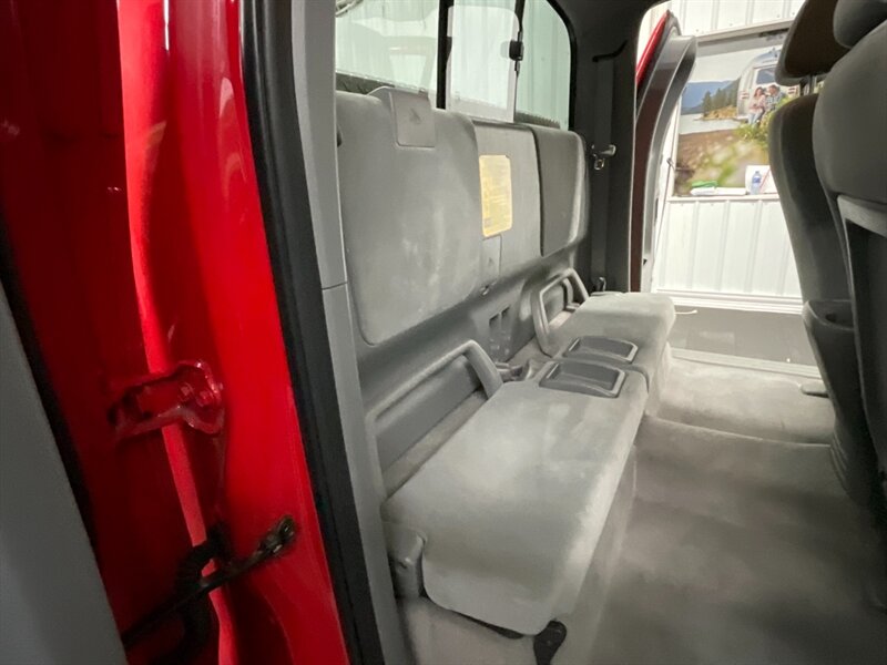 2008 Toyota Tacoma V6 SR5 Access Cab 4X4 / 1-OWNER / 42,000 MILES BRAND NEW TIRES / LOCAL TRUCK / RUST FREE - Photo 16 - Gladstone, OR 97027