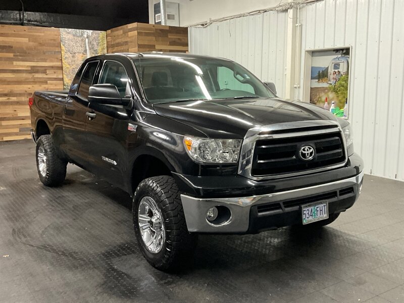 2011 Toyota Tundra Double Cab 4X4 / 5.7L V8 / 1-OWNER / 96,000 MILES  LOCAL OREGON TRUCK / RUST FREE / Excel Condition !! - Photo 2 - Gladstone, OR 97027