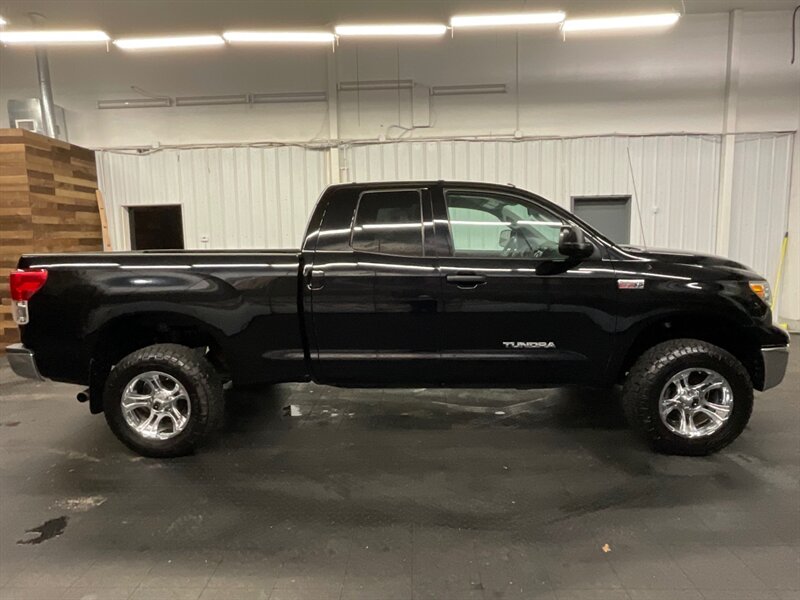 2011 Toyota Tundra Double Cab 4X4 / 5.7L V8 / 1-OWNER / 96,000 MILES  LOCAL OREGON TRUCK / RUST FREE / Excel Condition !! - Photo 4 - Gladstone, OR 97027
