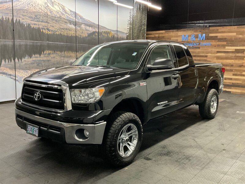2011 Toyota Tundra Double Cab 4X4 / 5.7L V8 / 1-OWNER / 96,000 MILES  LOCAL OREGON TRUCK / RUST FREE / Excel Condition !! - Photo 1 - Gladstone, OR 97027