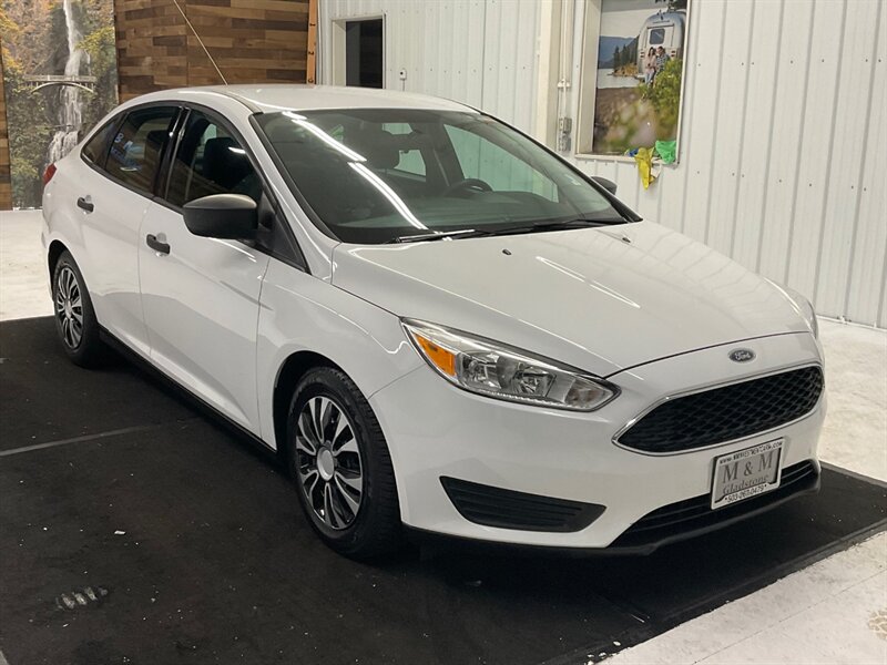 2016 Ford Focus S Sedan 4Dr / 2.0L 4Cyl / Backup Cam/ 59,000 MILES  / Excellent condition / LOW MILES / GAS SAVER - Photo 2 - Gladstone, OR 97027