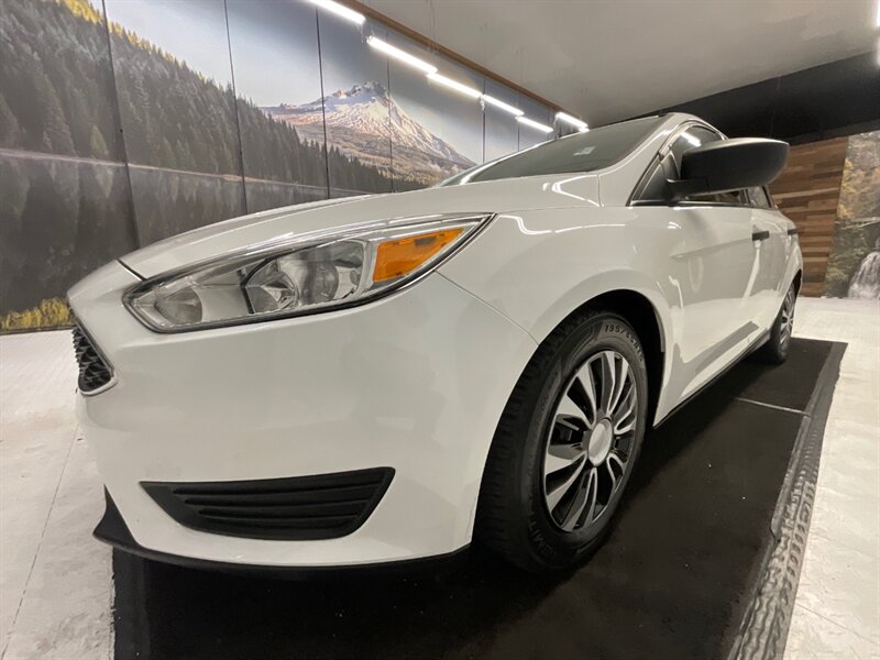 2016 Ford Focus S Sedan 4Dr / 2.0L 4Cyl / Backup Cam/ 59,000 MILES  / Excellent condition / LOW MILES / GAS SAVER - Photo 9 - Gladstone, OR 97027
