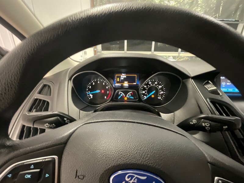 2016 Ford Focus S Sedan 4Dr / 2.0L 4Cyl / Backup Cam/ 59,000 MILES  / Excellent condition / LOW MILES / GAS SAVER - Photo 37 - Gladstone, OR 97027