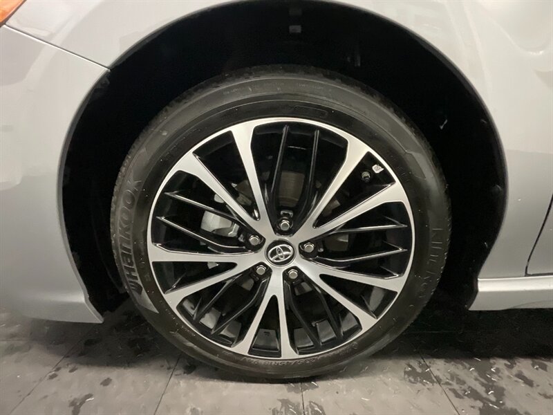 2019 Toyota Camry SE Sedan / 2.5L 4Cyl / Backup Cam / 14,000 MILES  LOCAL CAR / SHARP & CLEAN !! - Photo 24 - Gladstone, OR 97027
